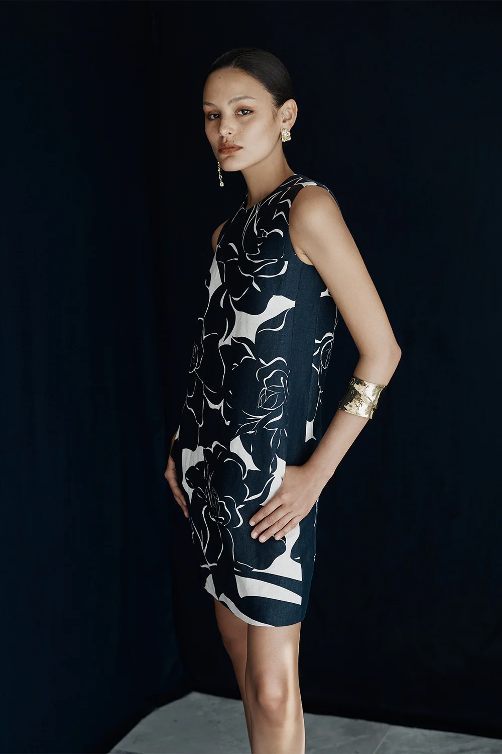 CELESTIAL PETALS LINEN SHIFT DRESS - Image 5