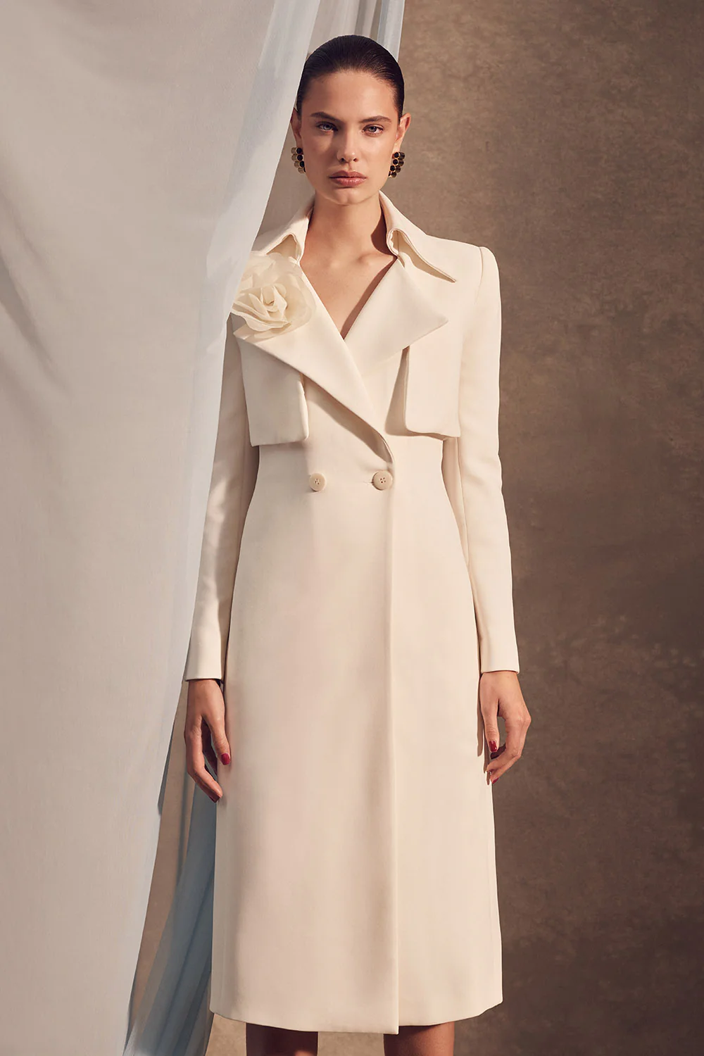 IVORY CREPE DOUBLE-BREASTED TRENCH COAT - Image 5